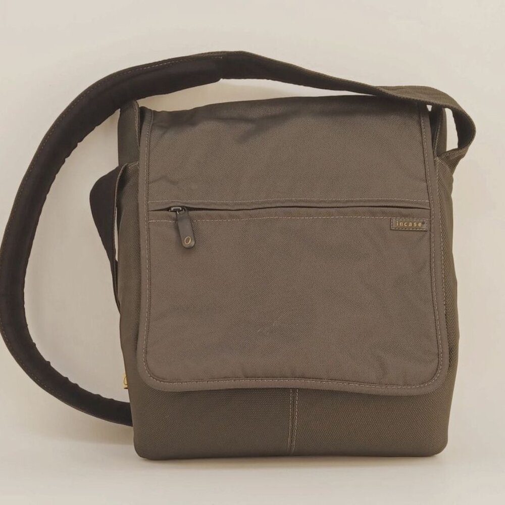 Stylish and Robust INCASE Computer Bag